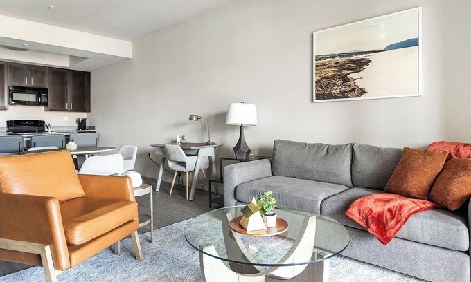 Fort Myers Apartment | Landing | Stylish 1BD, Courtyard, Gym