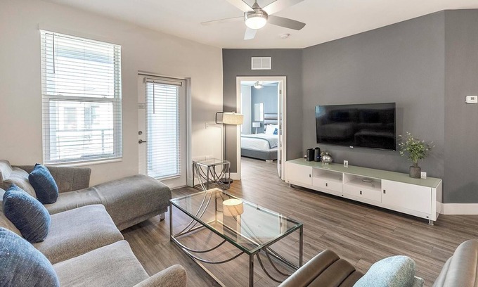 Port Tampa City Apartment | Landing | Stylish 2BD, Pool, Gym