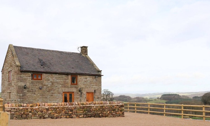 Crich Cottage | LANE HEAD COTTAGE, family friendly, with open fire in Wirksworth