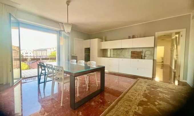 Verona City Centre Apartment | Large modern house in the Old Town