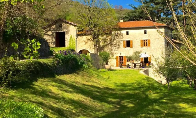 Desaignes House | Large renovated farmhouse in Ardèche verte