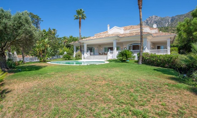 Marbella Villa | LAS MERINAS VILLA ASYA