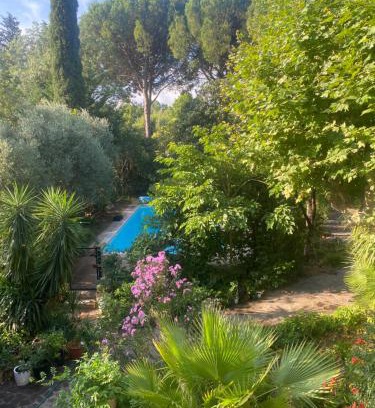 Roquebrune-sur-Argens Apartment | Le repaire magique