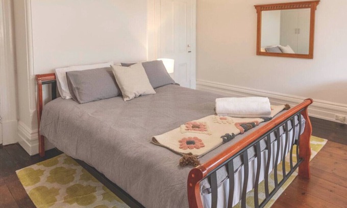 Fairfield House | Leafy Lodge @ Art House