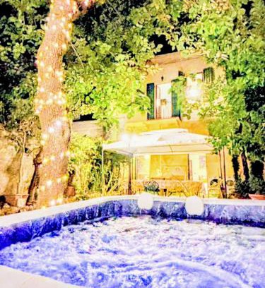 Pisa City Centre House | Leonardo House Pisa giardino piscina idromassaggio casa indipendente posizione centrale a pochi passi dalla stazione