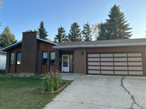 Saskatoon House | Licensed Private Cozy Basement Suite Near Downtown Saskatoon