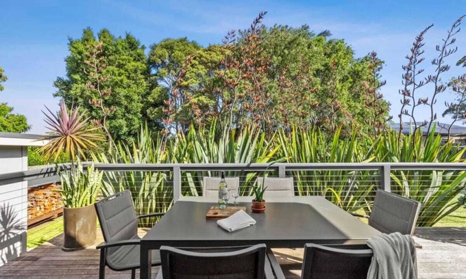 Burrill Lake House | Life Is Better At The Lake
