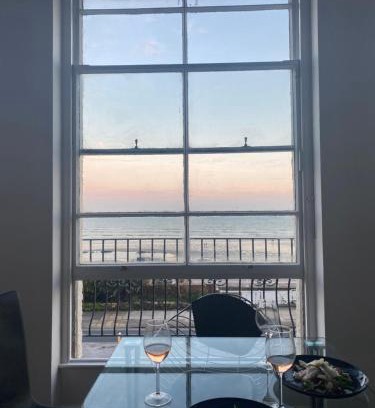 Hastings Apartment | Light on the Waves