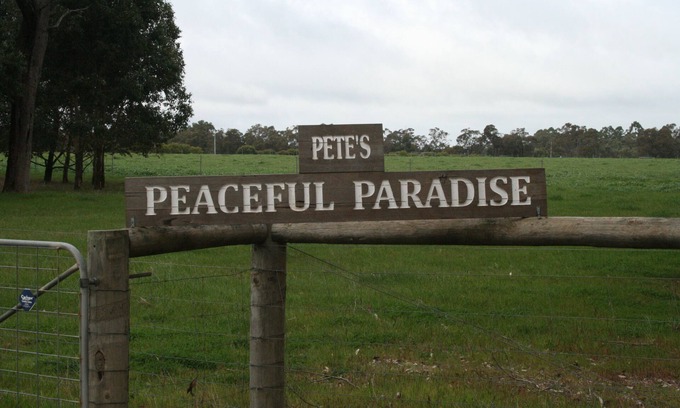 Mount Barker Bed & Breakfast | Listen to the silencenDrink in the peacefulnessnGet drunk on the atmosphere