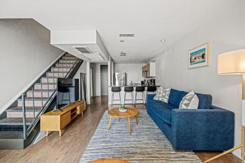 Downtown Austin Apartment | Littlefield Lofts, Hosted by Placemakr - 6th St