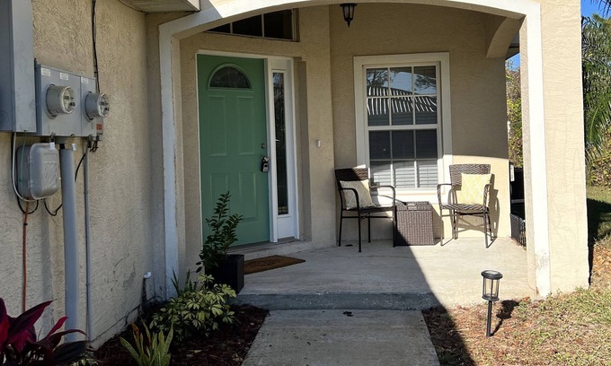 Sun 'N Lake Villa | Located in Sun N lake community. This is an active golfing community.