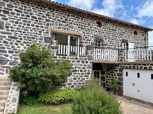 Seneujols Bed & Breakfast | Location au cœur du Devès, proche Puy-en-Velay et chemin de St-Jacques - FR-1-582-447