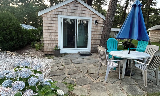 Bass River Cabin | LOCATION! CABIN sleeps3, 1 mile to BEACH, Heated POOL, Kitchen/Grill, Parking