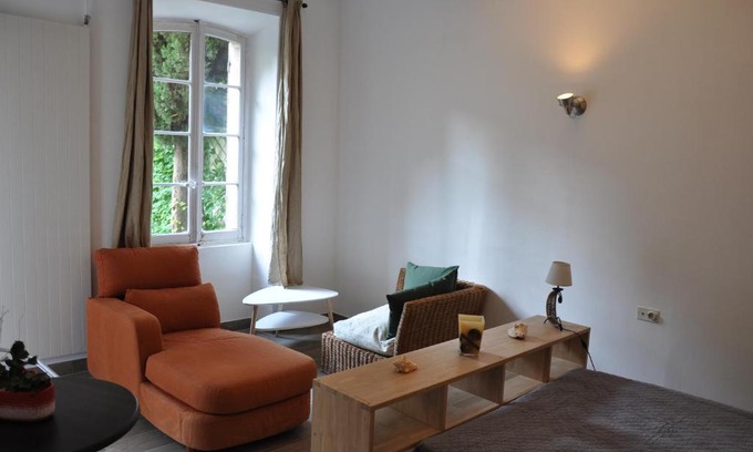 Sorgues Apartment | location studio meublé avec jardin