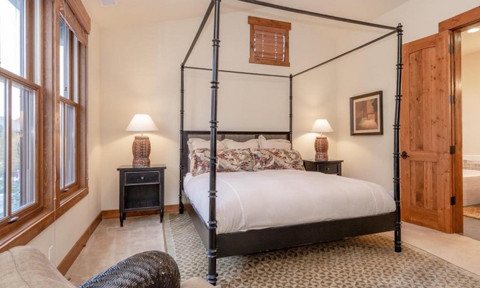Mammoth Lakes House | Lodges 1140
