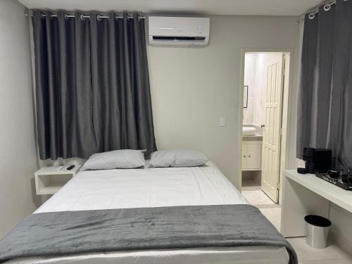 Muquicaba Apartment | Loft 305B com Ar Condicionado no Bairro Muquiçaba, bem localizado para negócios e fácil acesso para todas as praias e montanhas da cidade - COM vaga de garagem