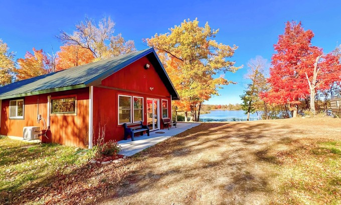 Parkers Prairie Cabin | 'Long Lake Lodge' w/Watercrafts & Fire Pits