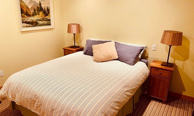 Columbia Valley Cabin | Looking for a place to stay this Easter? Reserve today your mountain oasis!
