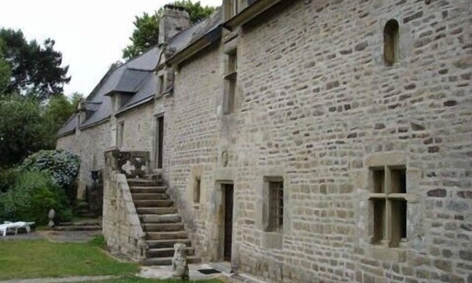 Languidic Cottage | Lordship of 17 ° of character, in a large enclosed garden with trees