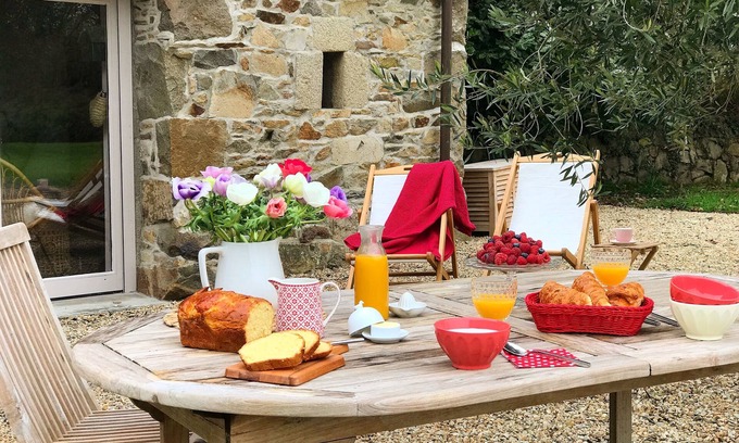 Saint-Quay-Perros House | Louison's house, cozy cottage on the pink granite coast