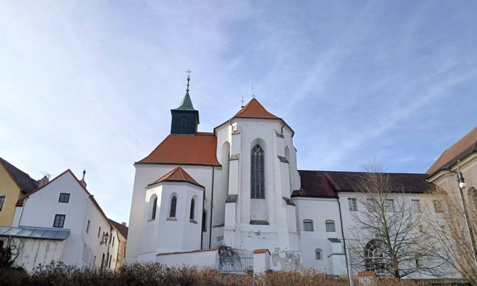 Jindrichuv Hradec Apartment | Lovely apartment for 4 guests with WIFI, A/C and TV