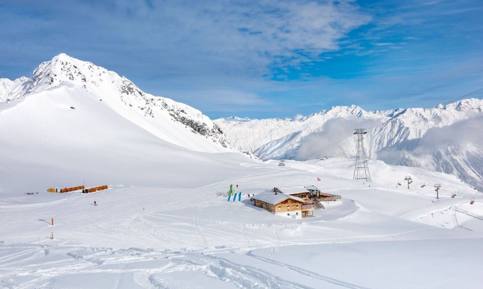 Davos-Dorf Apartment | Lovely apartment for 4 guests with WIFI, TV and balcony
