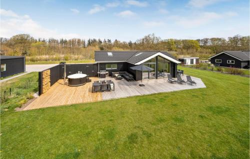 Fjellerup Strand House | Lovely Home In Glesborg With Kitchen