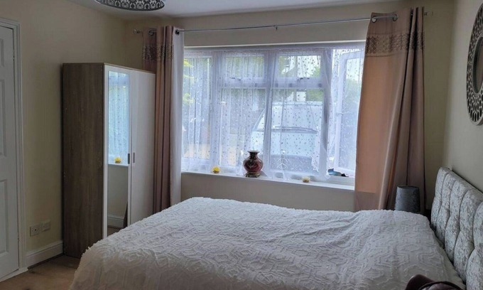 Reading House | Lovely Studio in Town Centre