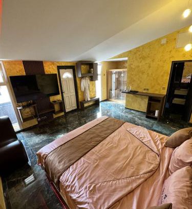 La Pie Apartment | Lueur de miel