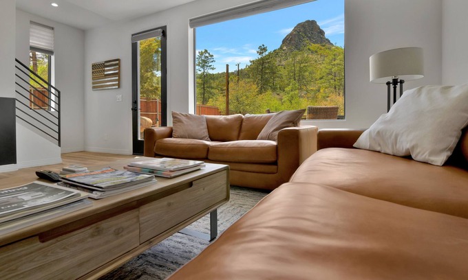 Prescott House | *Lux*Retreat 5 Min from Downtown*Amazing Views*
