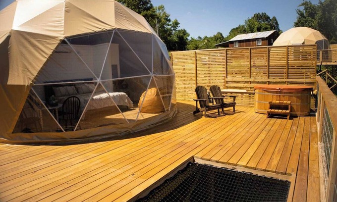 Eureka Springs Apartment | Luxe Dome with Cedar Hot Tub on deck, only 15 minutes from downtown Eureka Springs and 8 minutes from Beaver Lake.