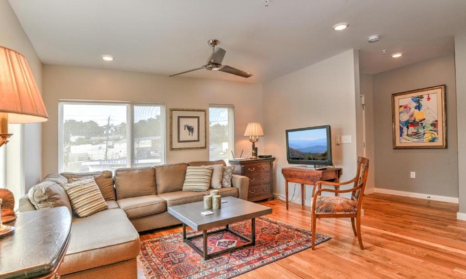 Asheville House | Luxe Townhouse with Garage and Terrace