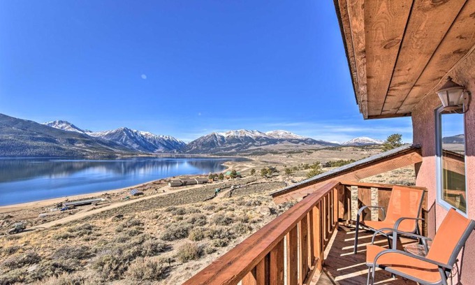 Twin Lakes House | Luxe Twin Lakes House with Mountain and Lake Views!