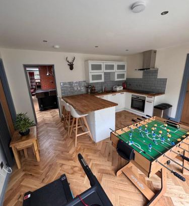 Achachork House | Luxurious Cottage on the River of Portree with Hot Tub!