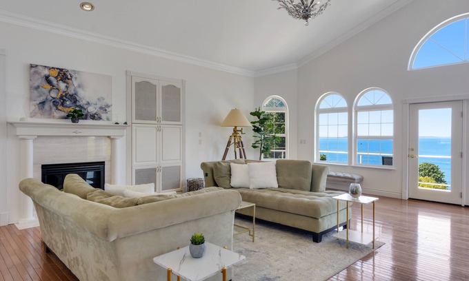 Blaine House | Luxurious dog-friendly bay-view home with private beach access