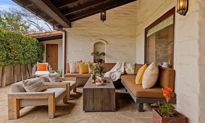 Laguna House | Luxurious Garden Casita in Downtown SB