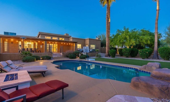 Cactus Acres House | Luxurious Summer Home