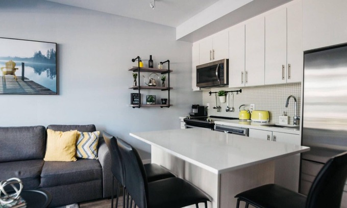 Innisfil Apartment | Luxury 1BD Condo @ All Season Waterfront Resort
