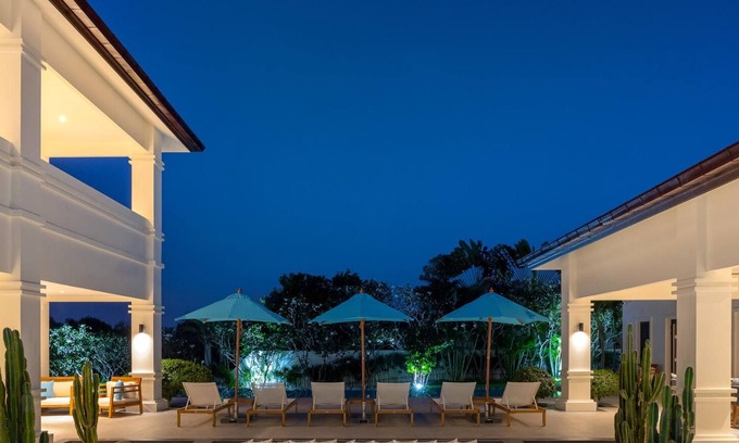 Nong Kae Condo | Luxury 5 Bedroom Pool Villa B11B