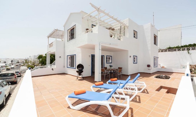 Playa Honda Apartment | Luxury Beach Fayna