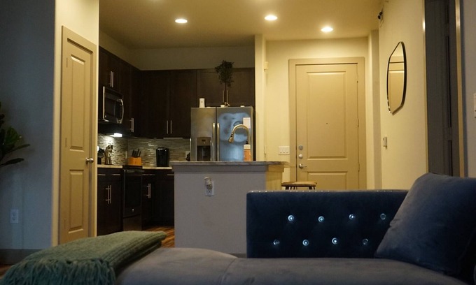 Midtown Apartment | Luxury Condo Minutes from Downtown
