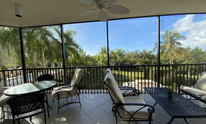 Hammock Bay Condo | Luxury Golf Condo Minutes to Marco Island! Marriott membership available