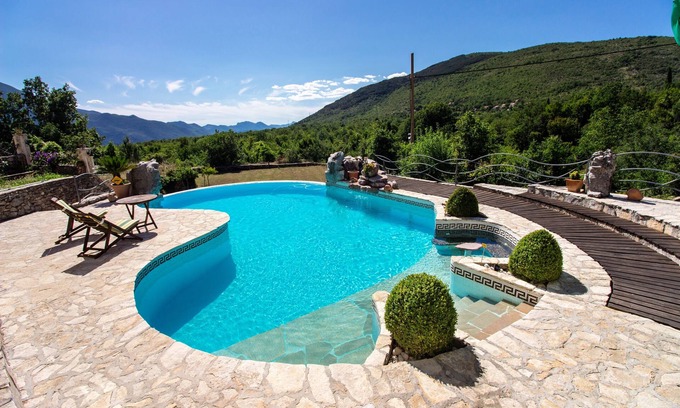 Sestanovac House | Luxury villa with a swimming pool Bajići, Zagora (K-11328)