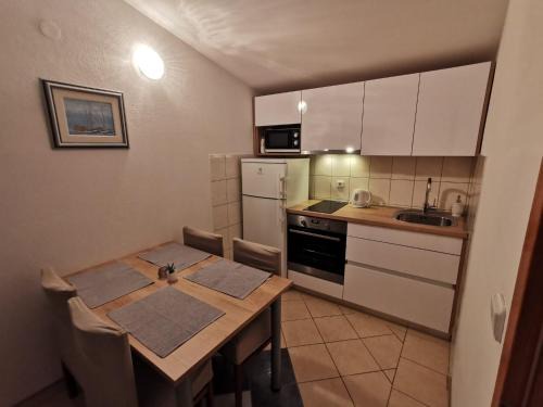 Poljica Apartment | Mali Lovre