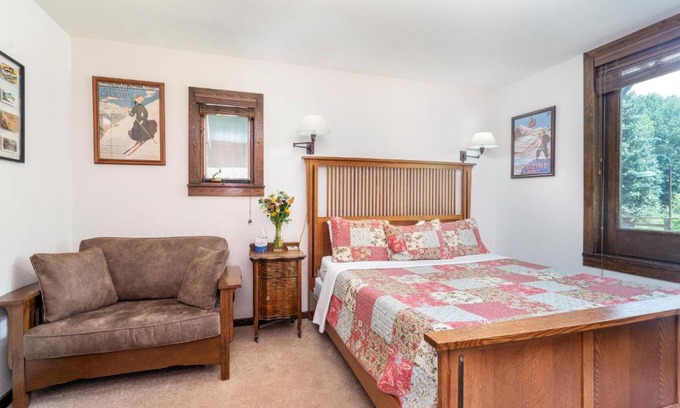 Telluride Hotel | Manitou Lodge 1 by Alpine Lodging Telluride