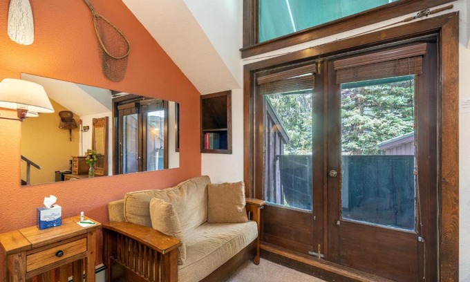 Telluride Hotel | Manitou Lodge 8 by Alpine Lodging Telluride