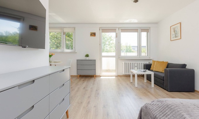 Mokotow Apartment | Metro Pole Mokotowskie Studio by Renters