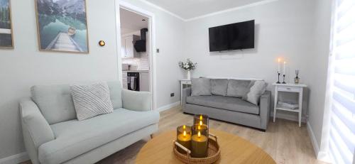 Milton Keynes Apartment | Milton Keynes 3BR Stylish Home, Sleeps 5, Families Stay, Free Parking