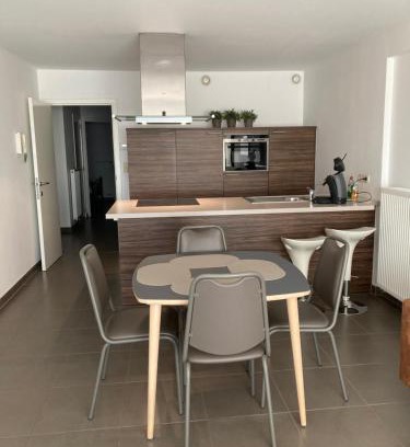 Blankenberge Apartment | miroir de la mer