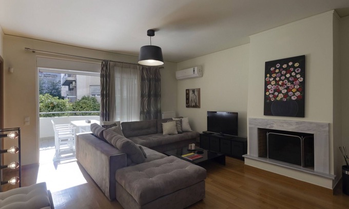 Makrigianni Apartment | MisaraliotouA3 · 3BR Prime APT a breath away from